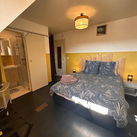 Les Cigognes De Nocleg ze śniadaniem