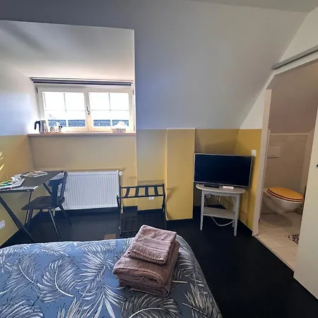 Les Cigognes De Nocleg ze śniadaniem 3*